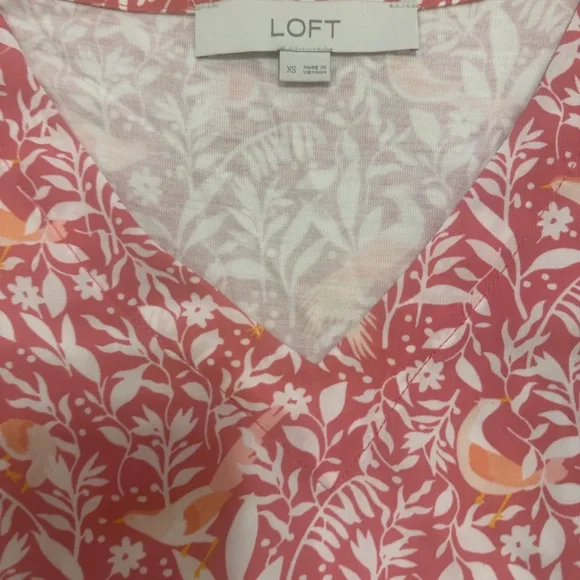 LOFT Pink and White Floral Blouse - Picture 2 of 6